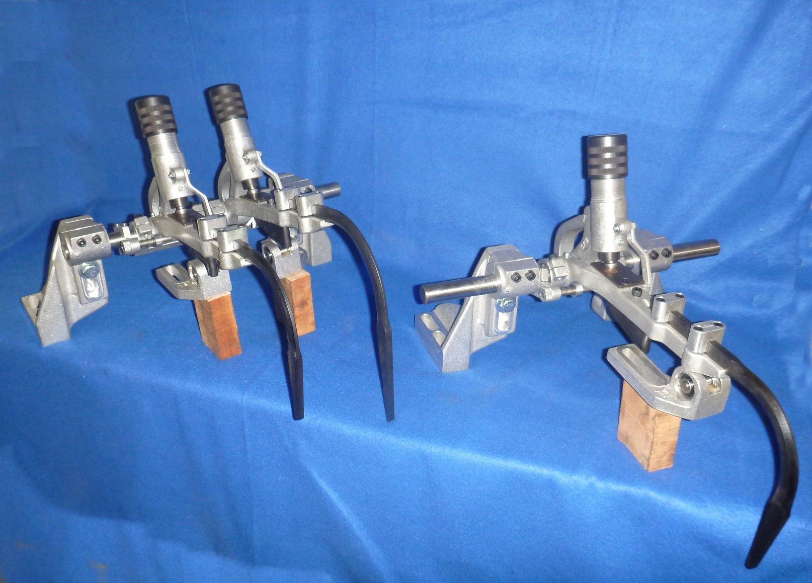 Picture of can seamer machine and parts from Melvina Can Machinery offering new and used can seamers and parts.